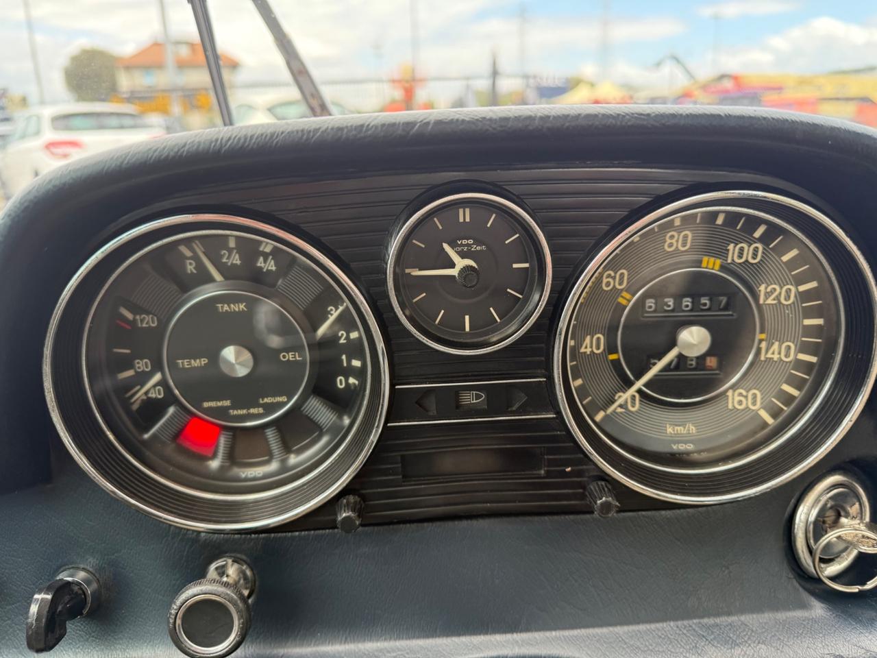 Mercedes-benz 220 230