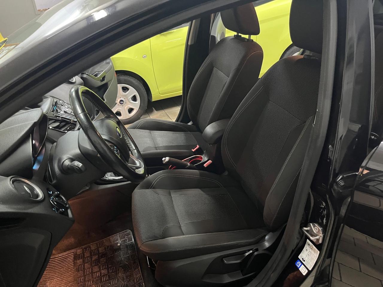 Ford Fiesta gpl titanium nav/led full 12/2016