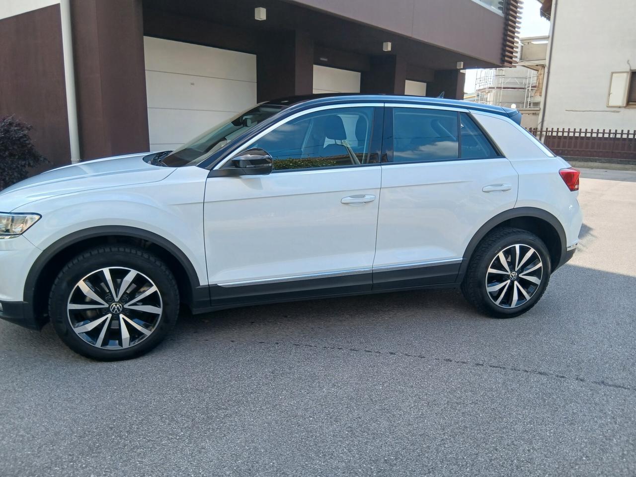 Vw T Roc Style 1.0 Tsi con Teck pack full opt TUA a € 241 mese