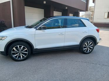 Vw T Roc Style 1.0 Tsi con Teck pack full opt TUA a € 241 mese