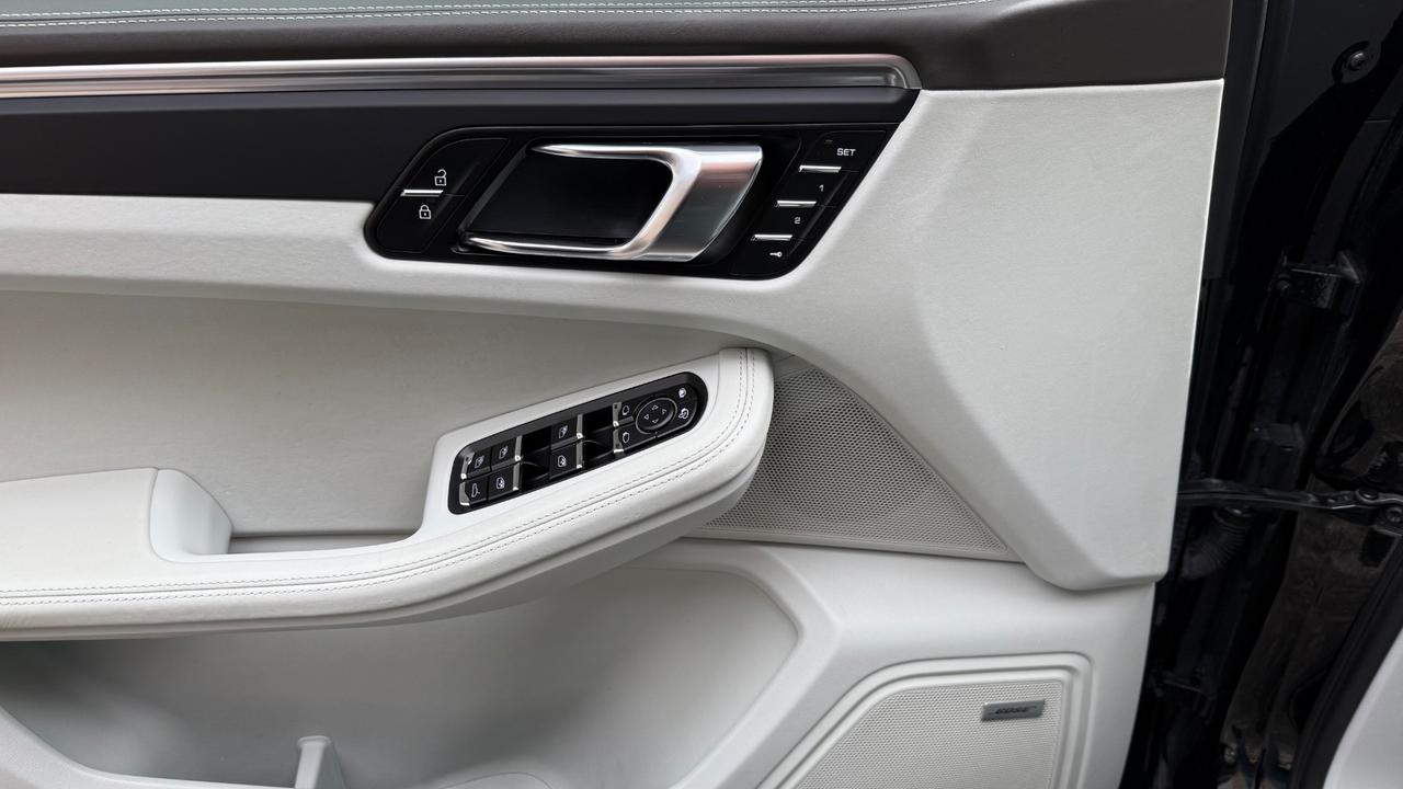 Porsche Macan 2.0 245cv. IPER FULL