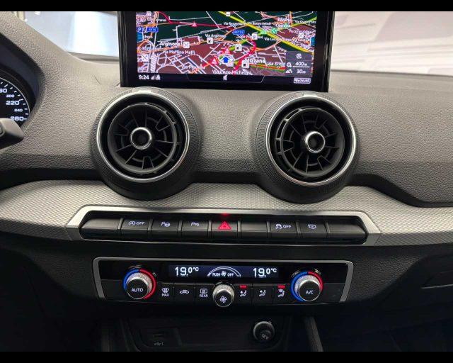 AUDI Q2 30 TDI S tronic Business