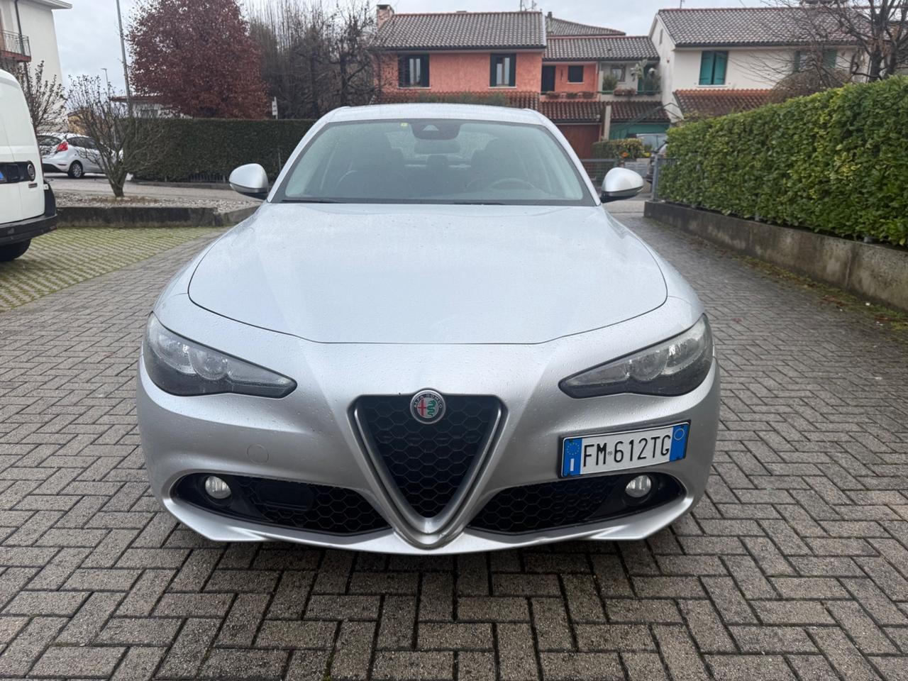 Alfa Romeo Giulia 2.2 Turbodiesel 180 CV AT8 Business Sport Launch Ed.
