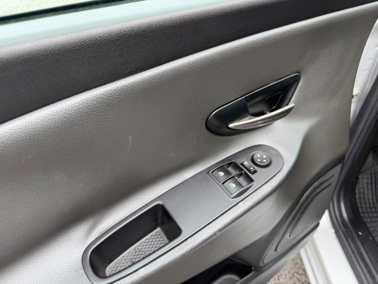 Lancia Ypsilon 1.3 MJT 16V 95 CV 5 porte S&S Gold