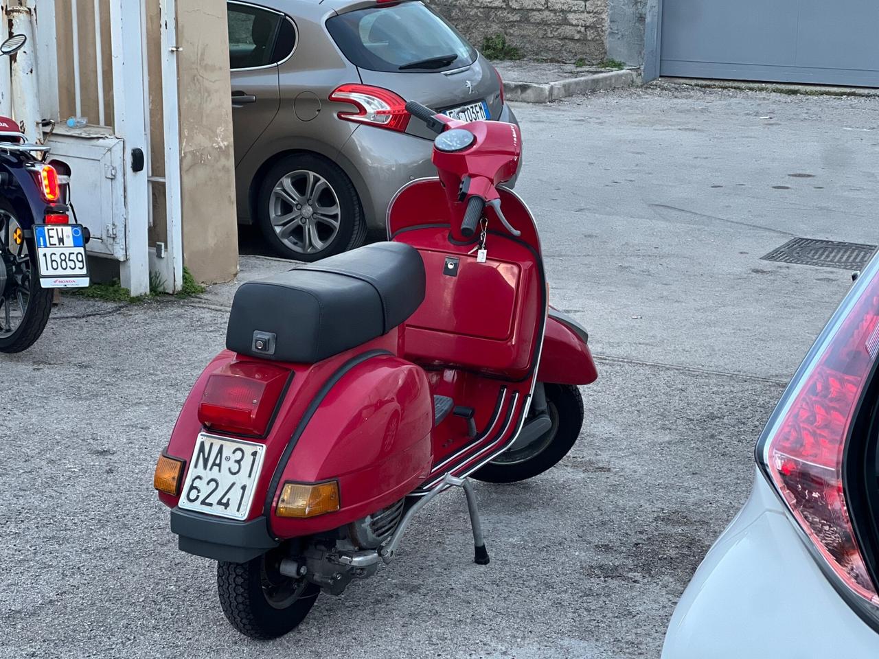 Piaggio Vespa 150 PX DOCUMENTI E TARGA ORIGINALI D’EPOCA !!