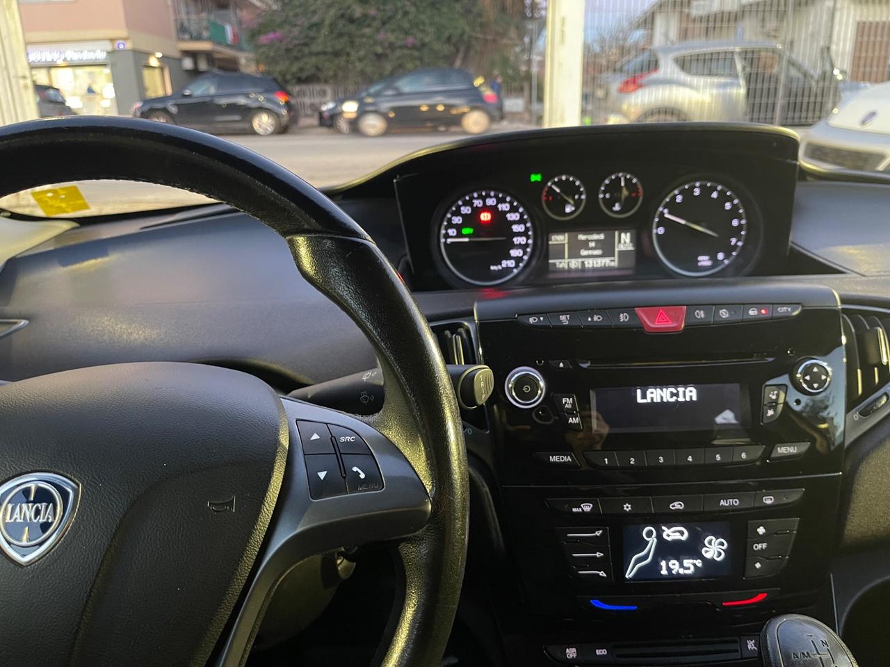 Lancia Ypsilon 0.9 TwinAir 85 CV 5 porte S&S DFN Platinum