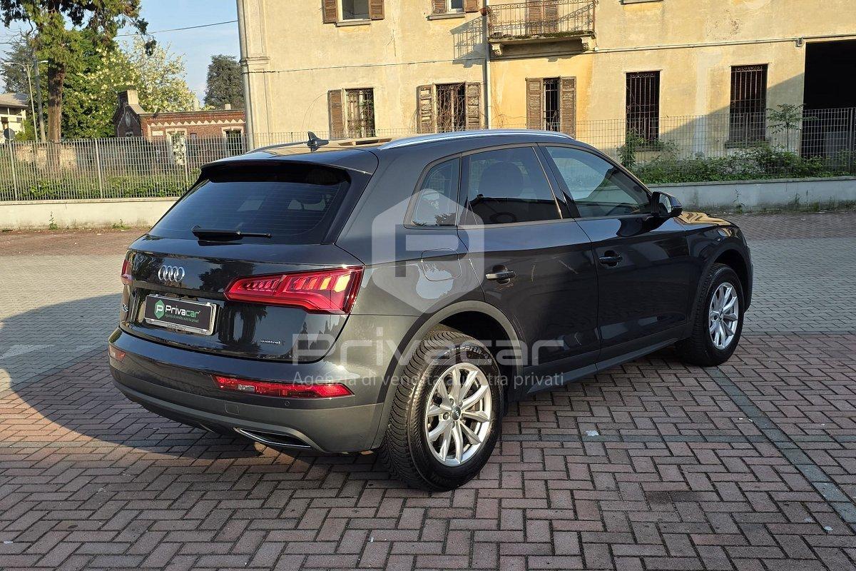 AUDI Q5 40 TDI quattro S tronic Business