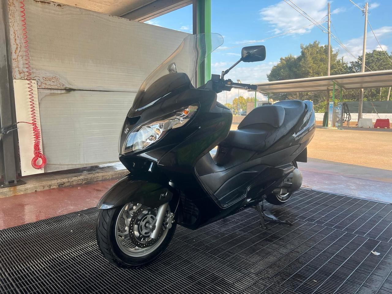Suzuki Burgman 400