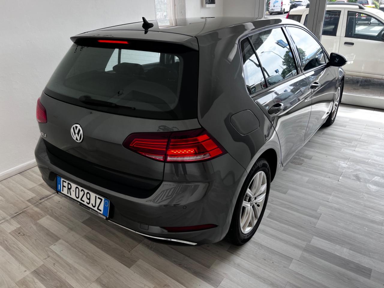 Volkswagen Golf 1.6