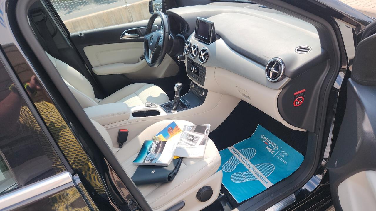 Mercedes-benz B 200 MERCEDES CLASSE AMG MANUALE