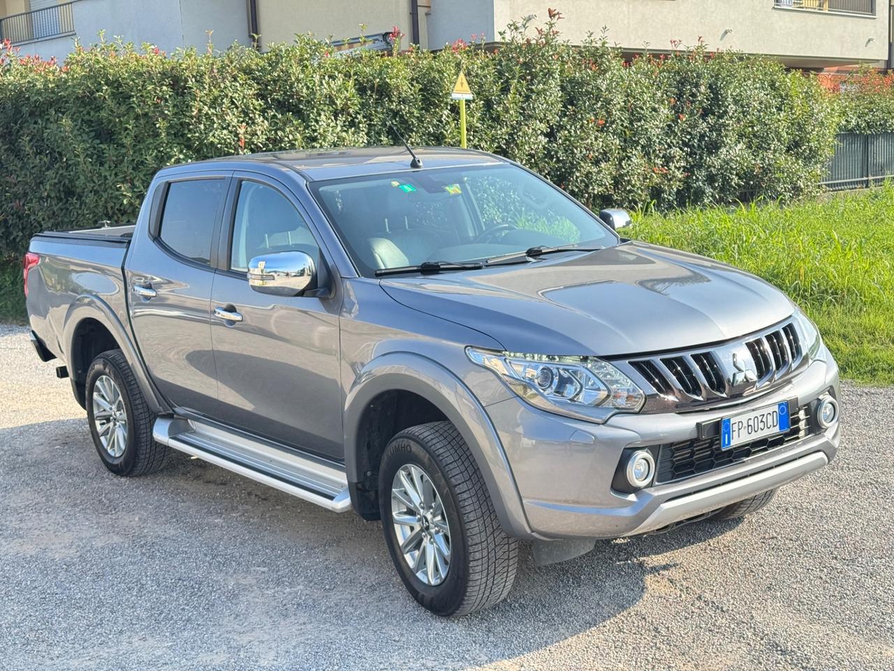 Mitsubishi L200 2.4 DI-D/181CV Double Cab