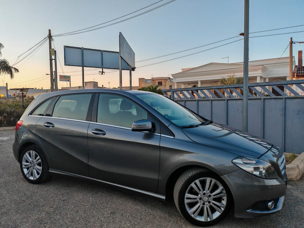 Mercedes benz classe B 180cdi fulll 2013