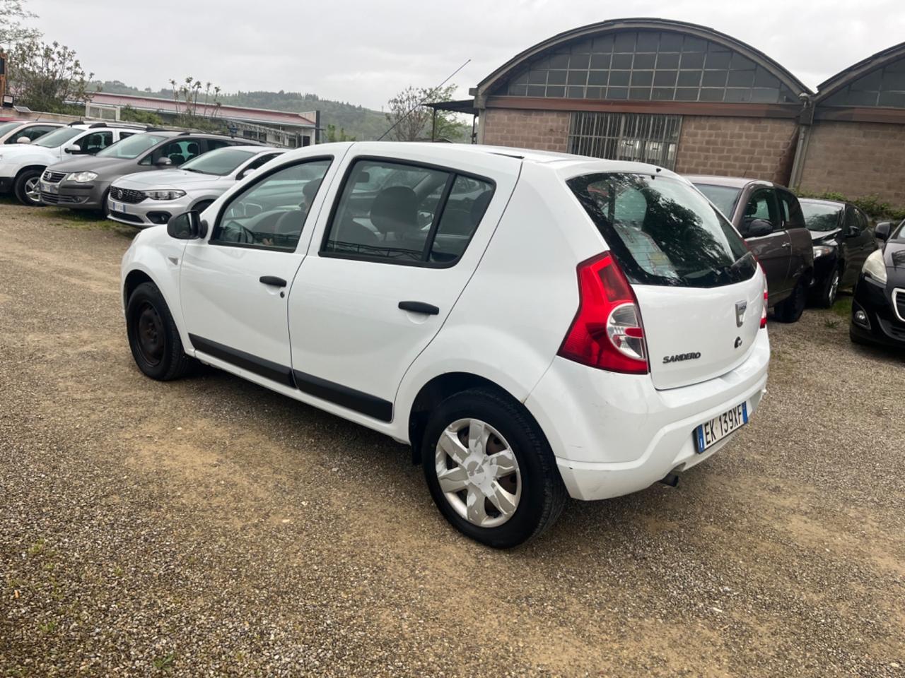 Dacia Sandero 1.2 16V Lauréate 2011 121.000 KM