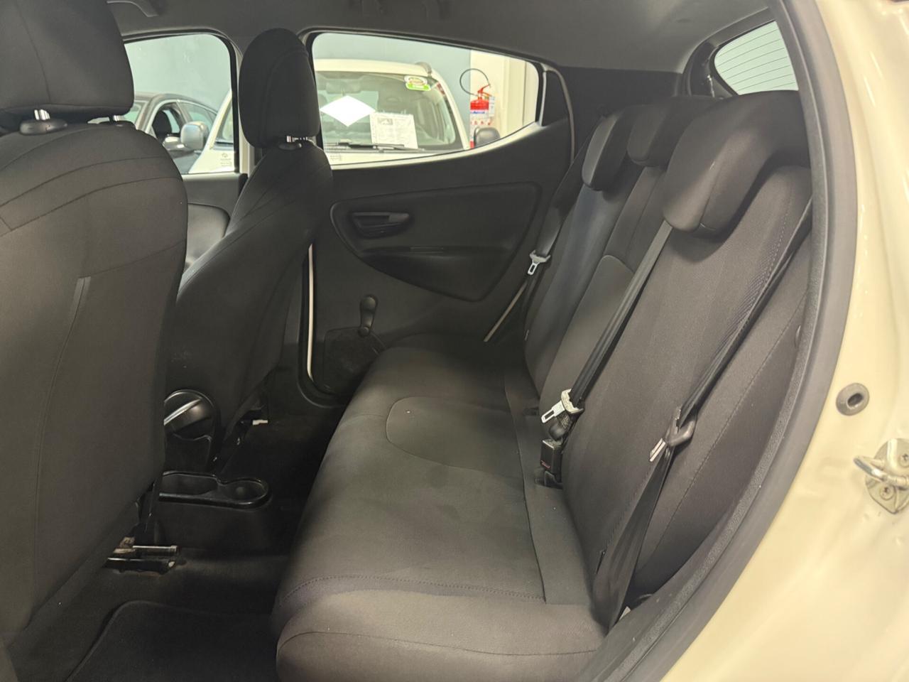 Lancia Ypsilon 1.2 69 CV 5 porte S&S Platinum Ok Neopatentati