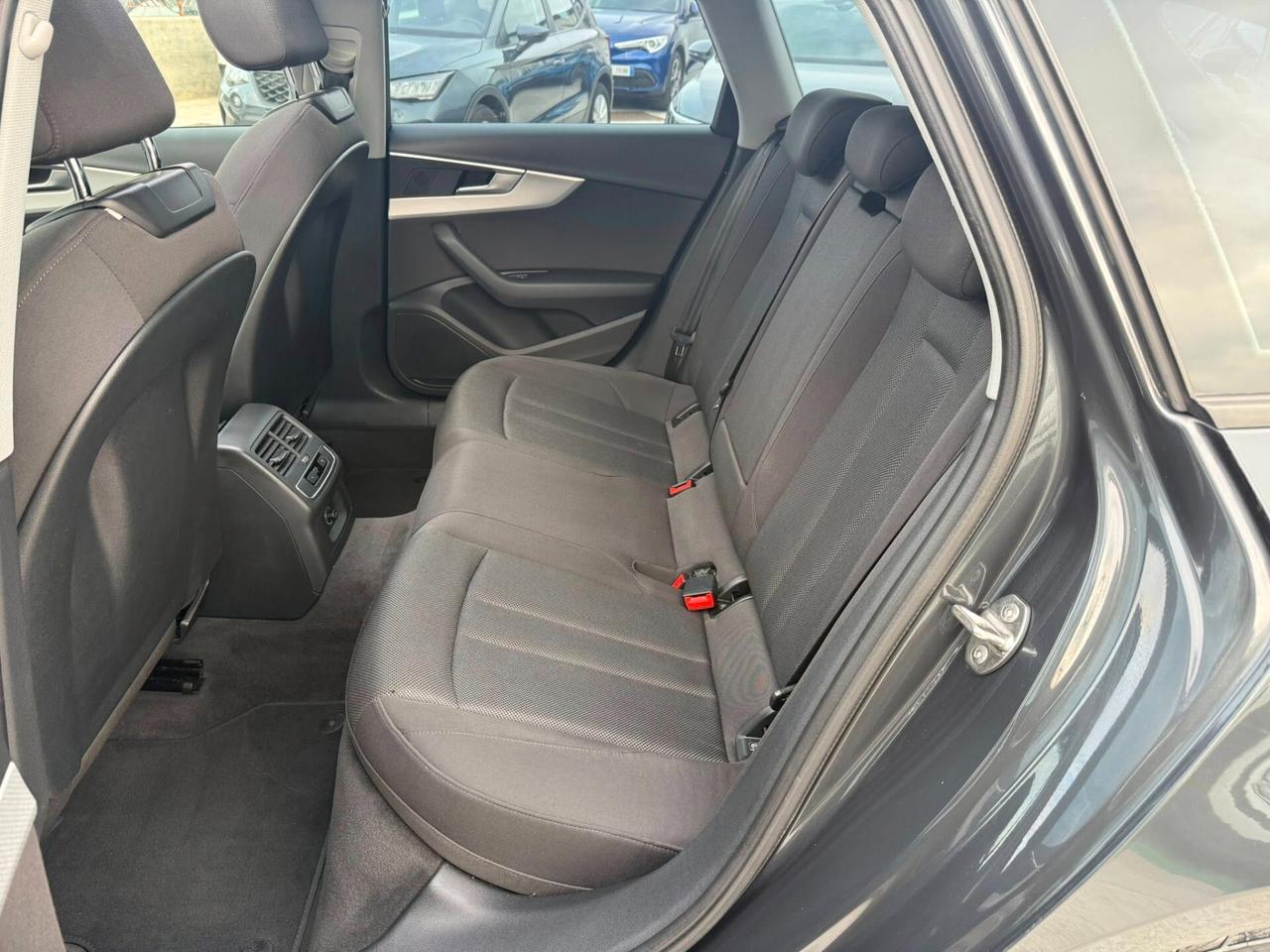 Audi A4 Avant 2.0 TDI 150 CV - TETTO APRIBILE-