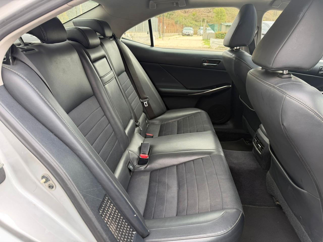 Lexus IS 300 Hybrid Luxury