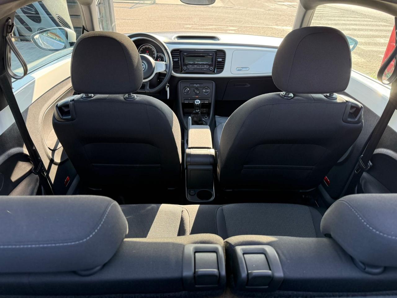 Volkswagen Maggiolino 1.6TDI 105CV TETTO APRIBILE