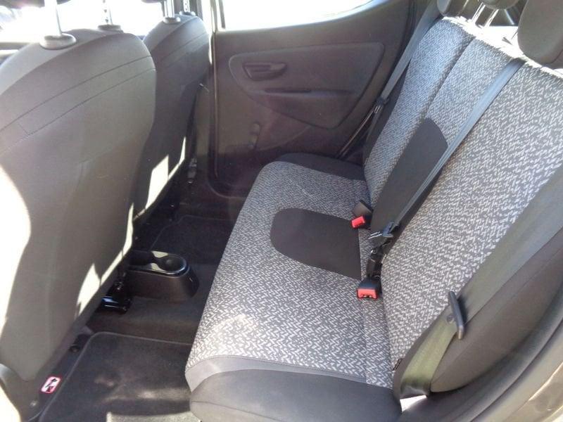 Lancia Ypsilon Ypsilon 1.0 FireFly 5 porte S&S Hybrid Ecochic Silver