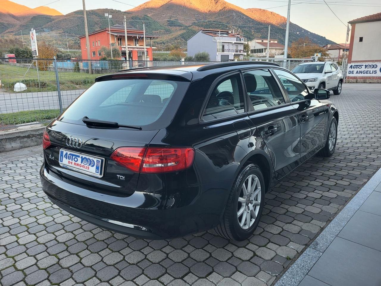 Audi A4 Audi A4 ***RESTYLING*** AVANT 2.0 TDI * CAMBIO MANUALE *