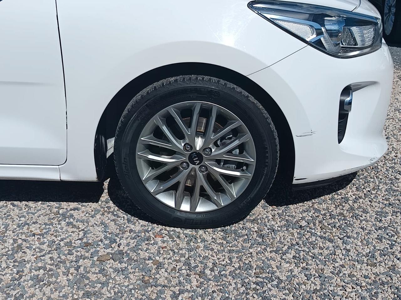 Kia Rio 2017 - 1.0 T-GDi 12V OK NEOP. LB AUTOMOBILI