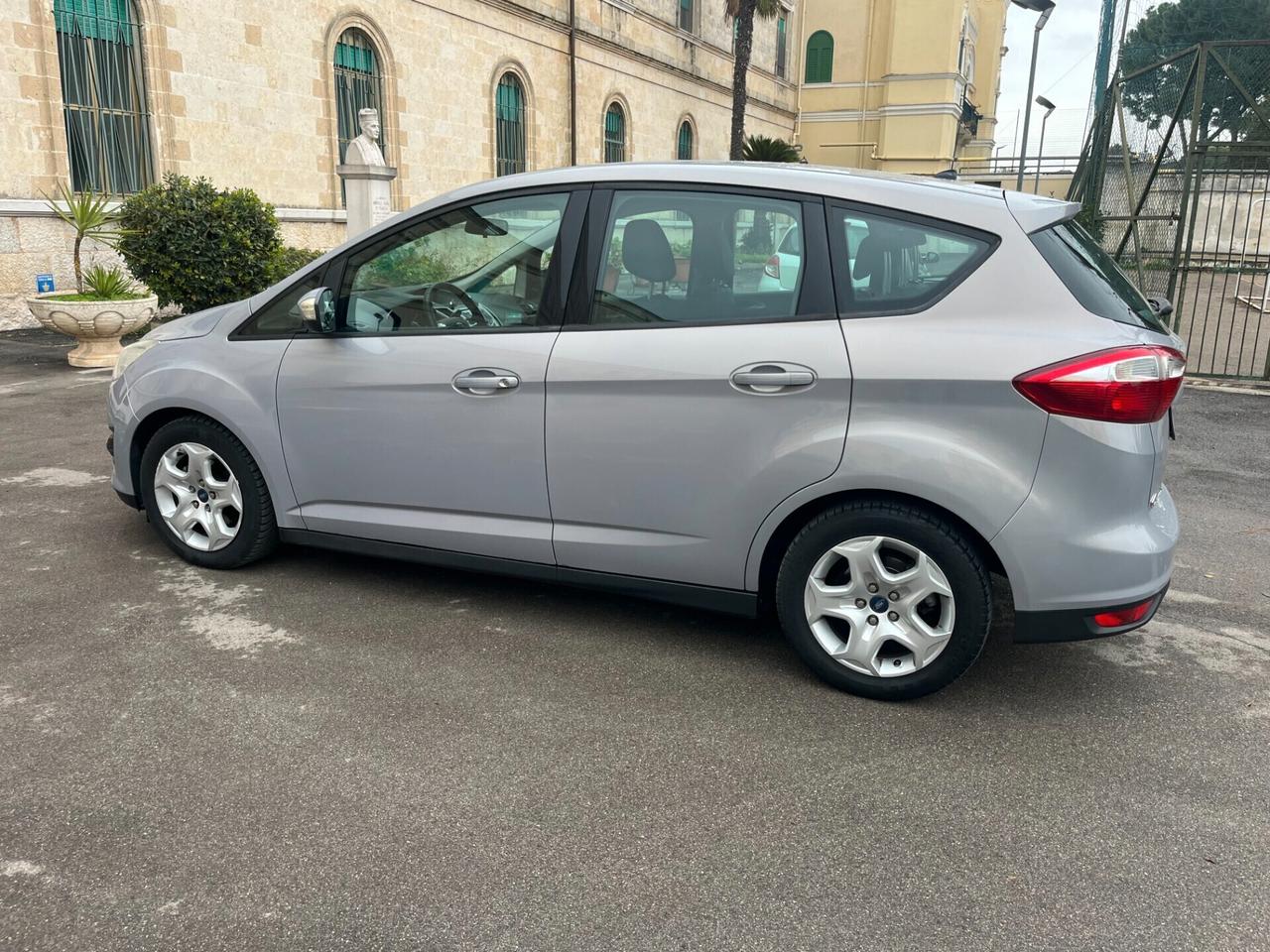 Ford C-Max 1.6 TDCi 95CV Titanium Garantita