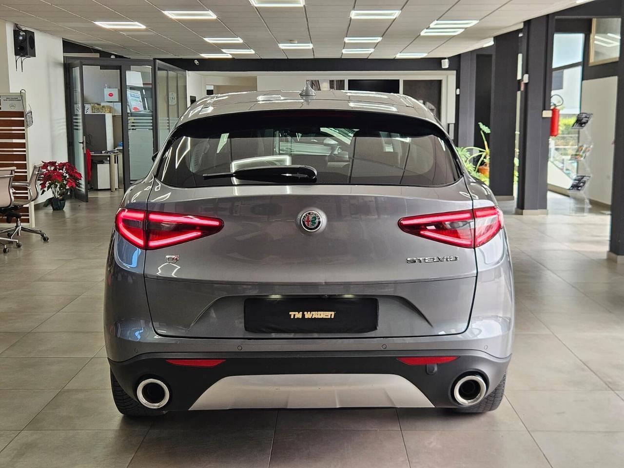 Alfa Romeo Stelvio 2.0 Turbo 200 CV AT8 Q4 Super