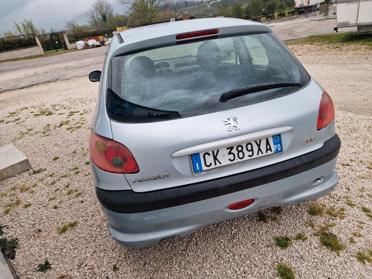 Peugeot 206 1.1 3p. XT