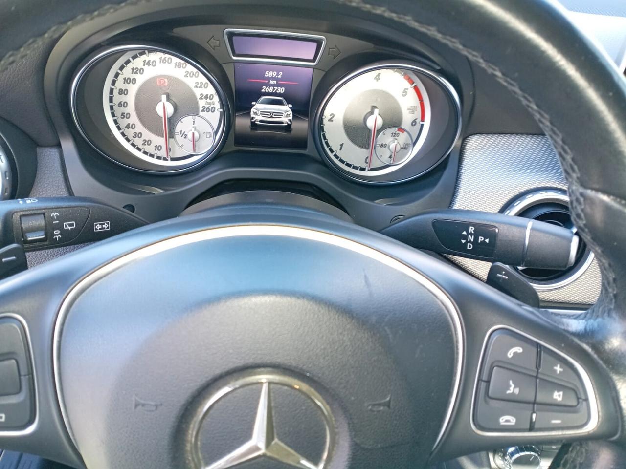 MERCEDES GLA 200 D AUTOMATICA