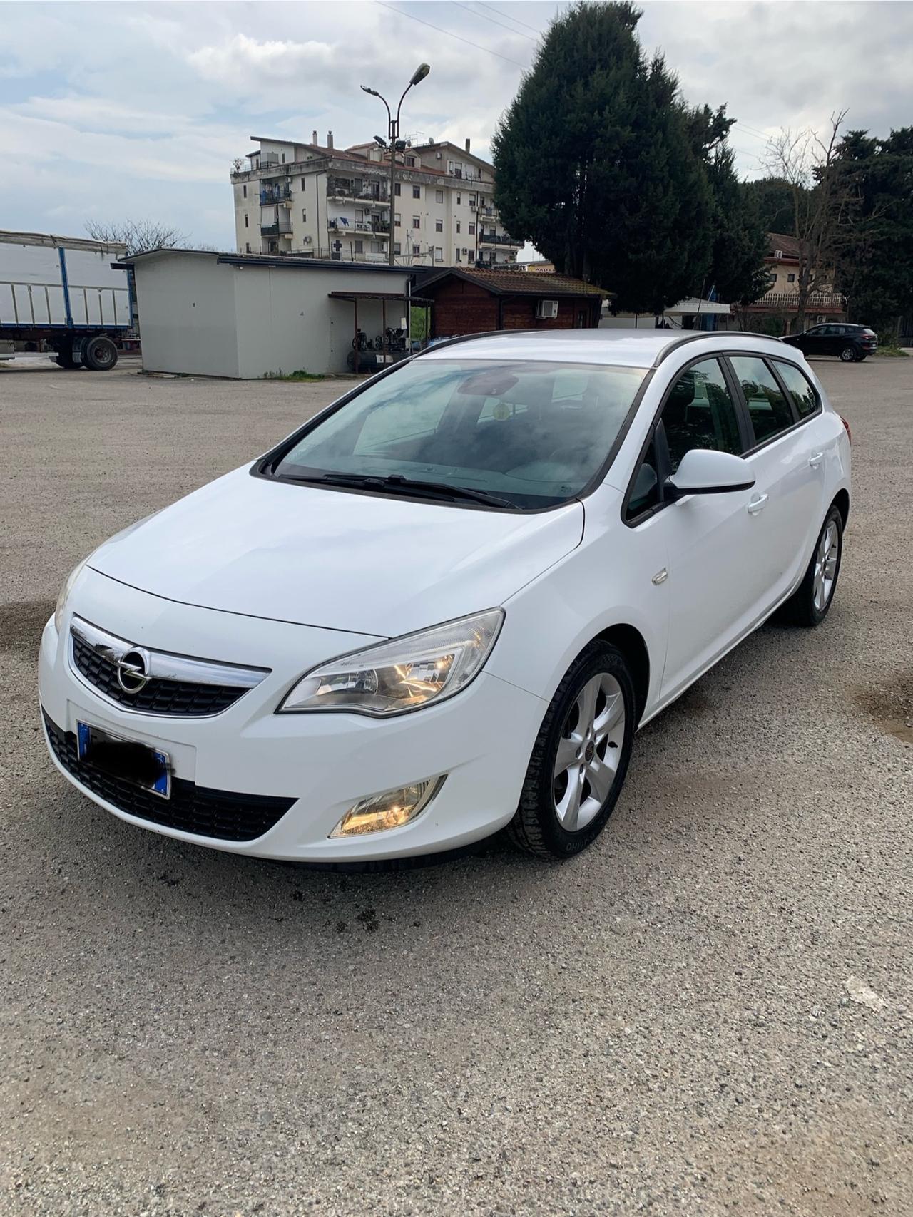 Opel Astra 1.7 CDTI 110CV Sports Tourer Cosmo