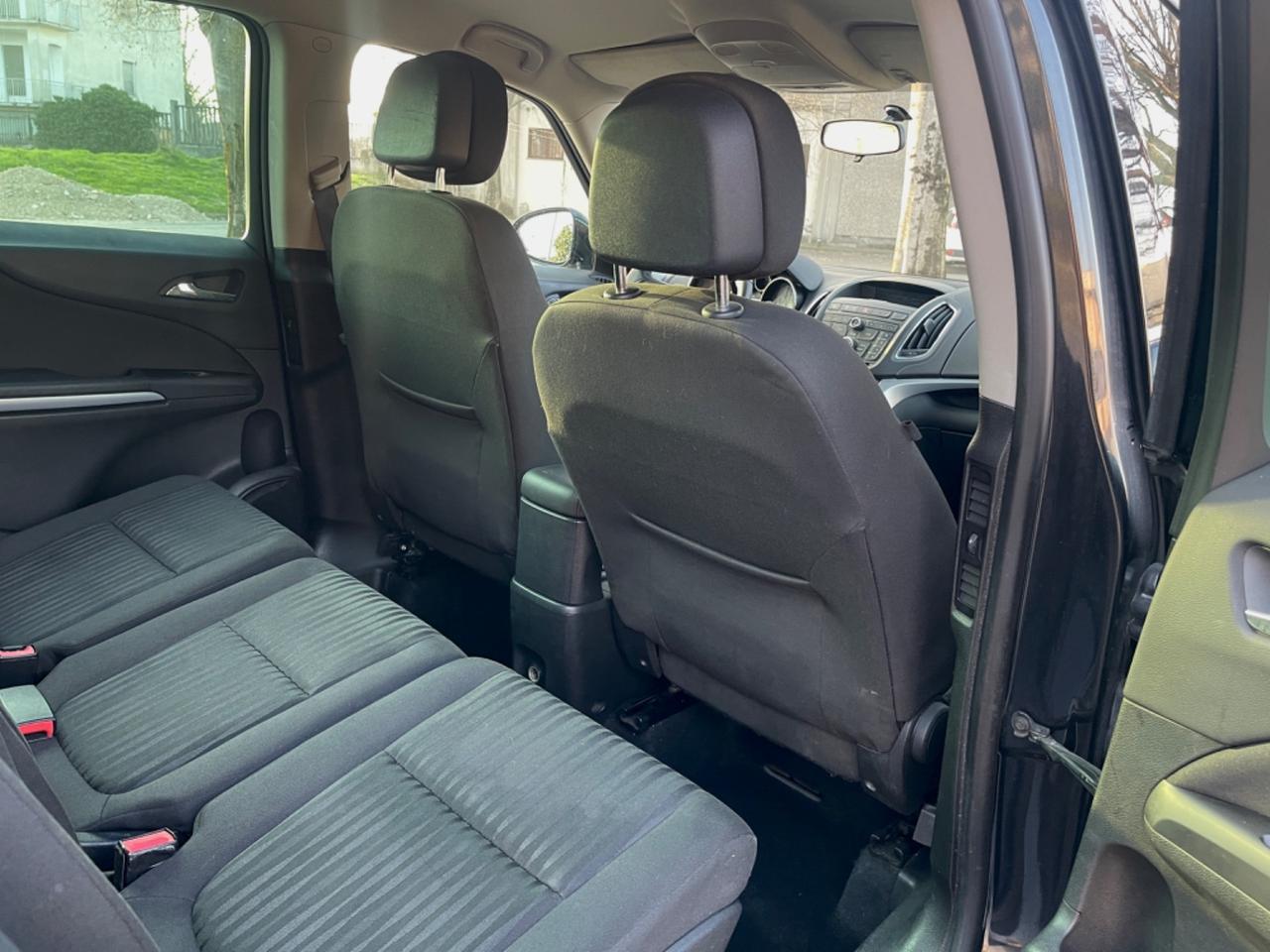 Opel Zafira Tourer 1.4 Turbo 140CV GPL Cosmo 2013 Posti7