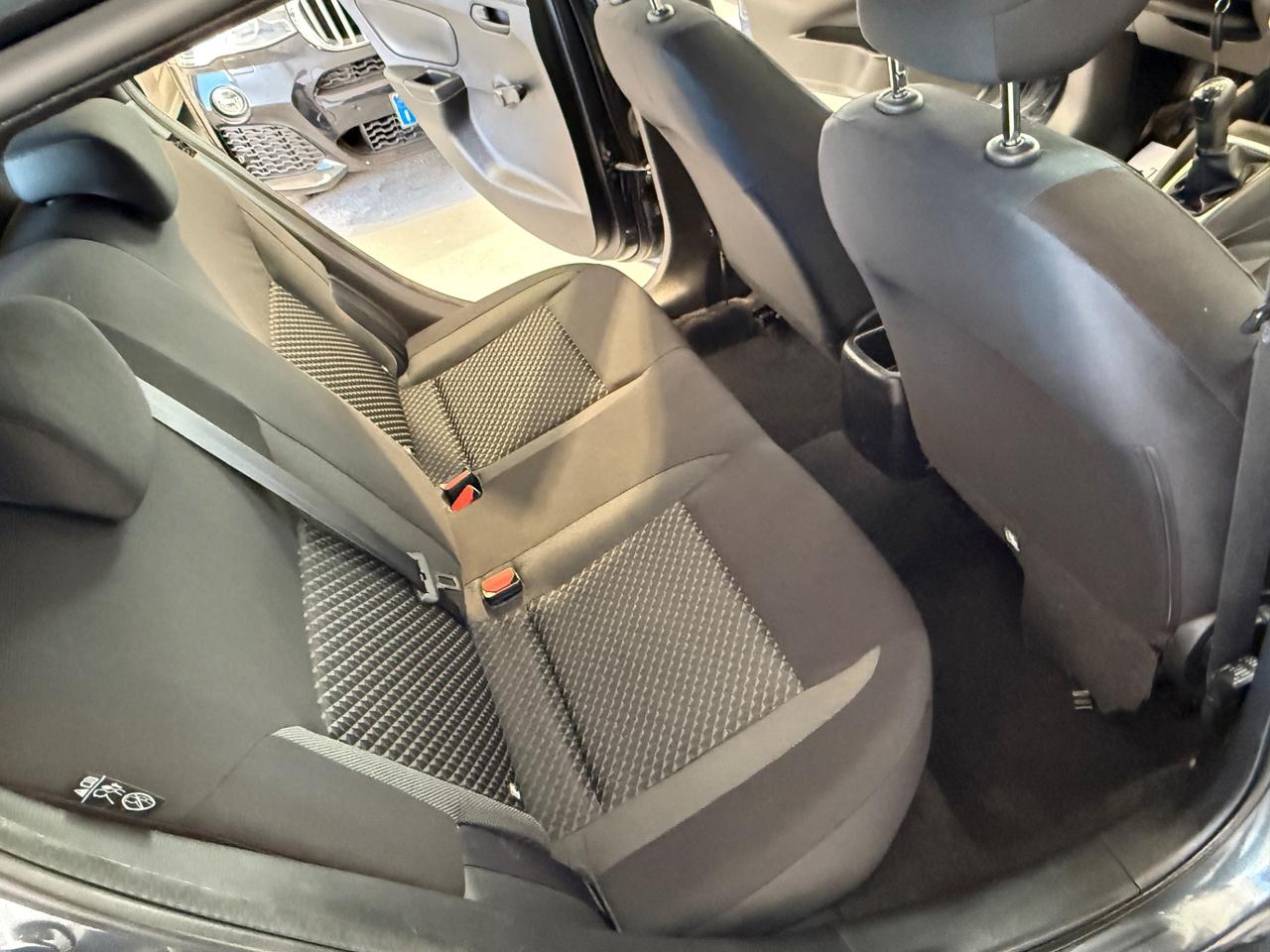 Nissan Micra 1.0L 12V 5 porte Visia - 12 Mesi Garanzia