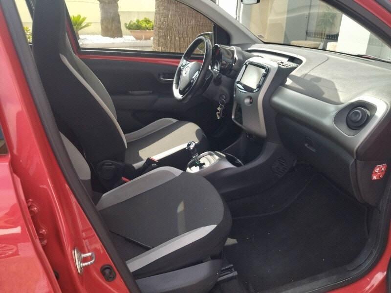 Toyota Aygo 1.0 VVT-i 69 CV 5 porte x-play TSS MMT