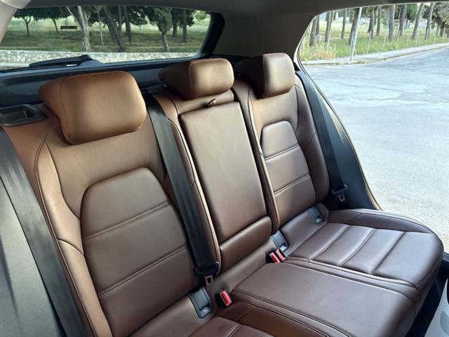 VOLKSWAGEN Golf 2.0 TDI DSG SCR Life COCKPIT-LUCI AMBIENTE