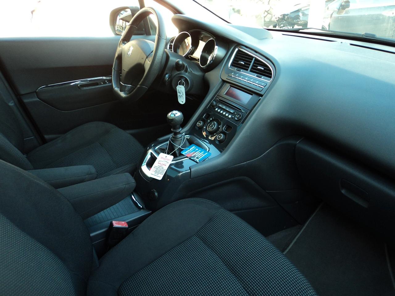 Peugeot 5008 1.6 HDi 112CV Féline