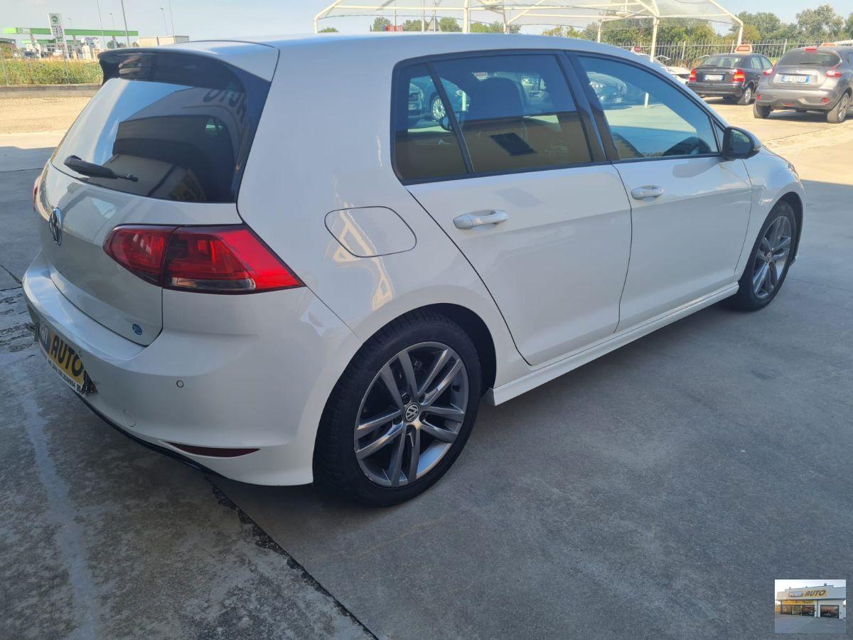 VOLKSWAGEN Golf R-Line-Euro 6B-Neopatentati