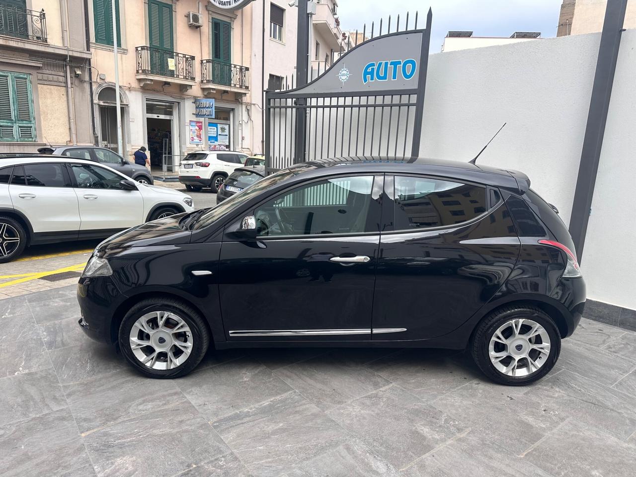 Lancia Ypsilon 1.2 69 CV 5 porte Gold