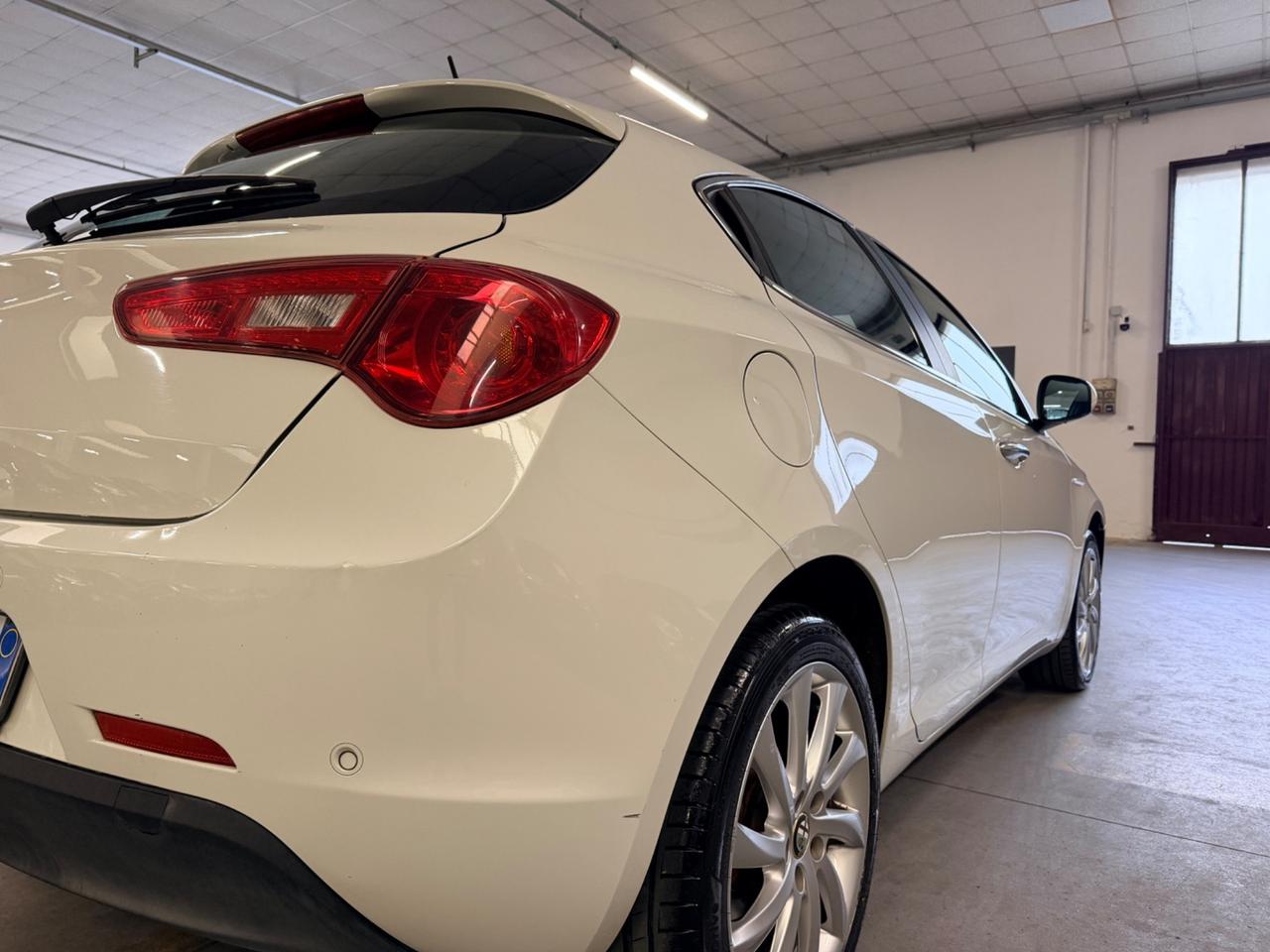 Alfa Romeo Giulietta 1.6 JTDm-2 105 CV Distinctive