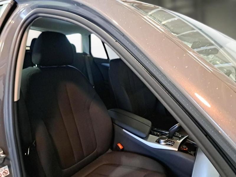 BMW 518 48V Business Touring Auto