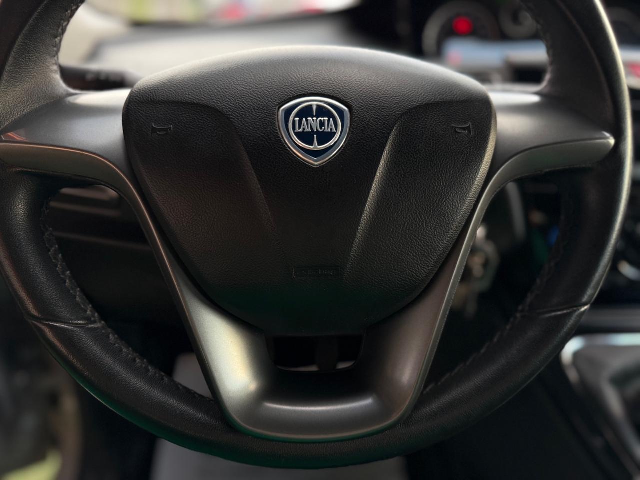 Lancia Ypsilon 1.2 69 CV 5 porte S&S Platinum