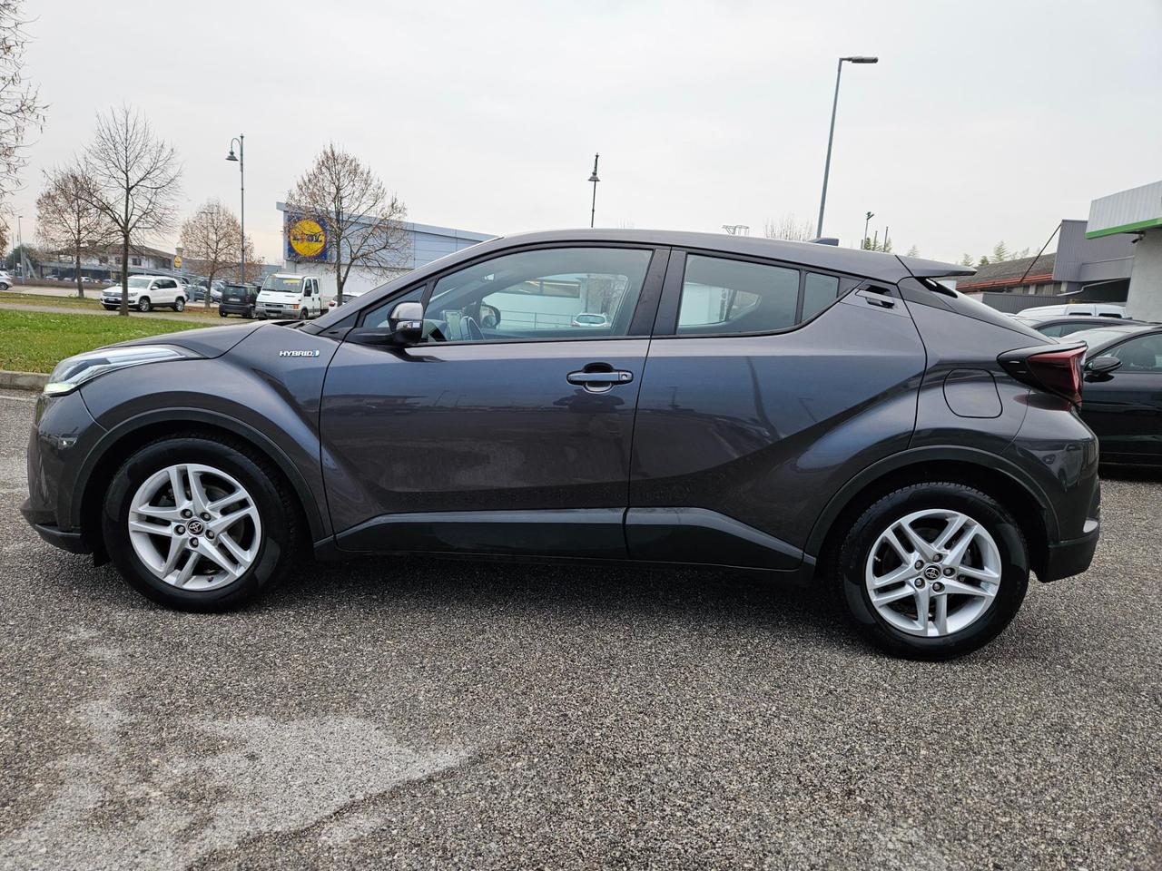 Toyota C-HR 1.8h Business e-cvt