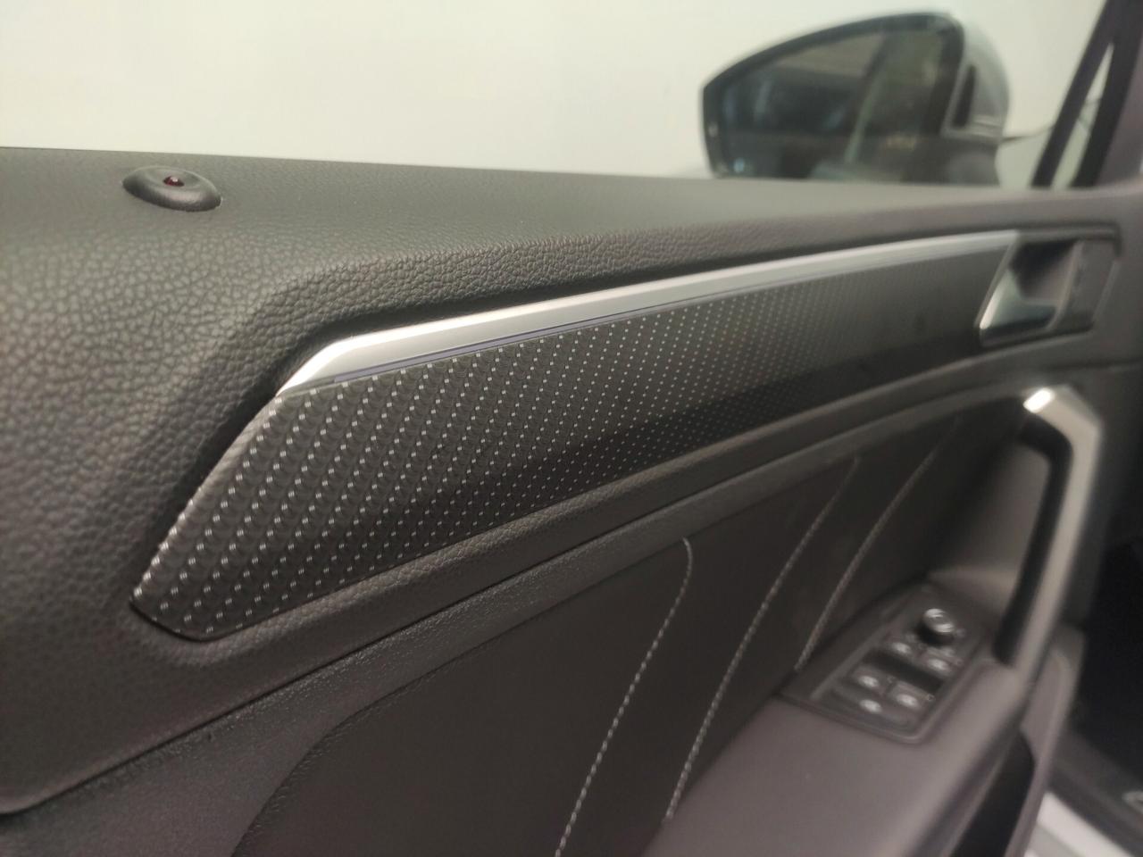 Volkswagen Tiguan 2.0 TDI 150 CV SCR DSG R-Line