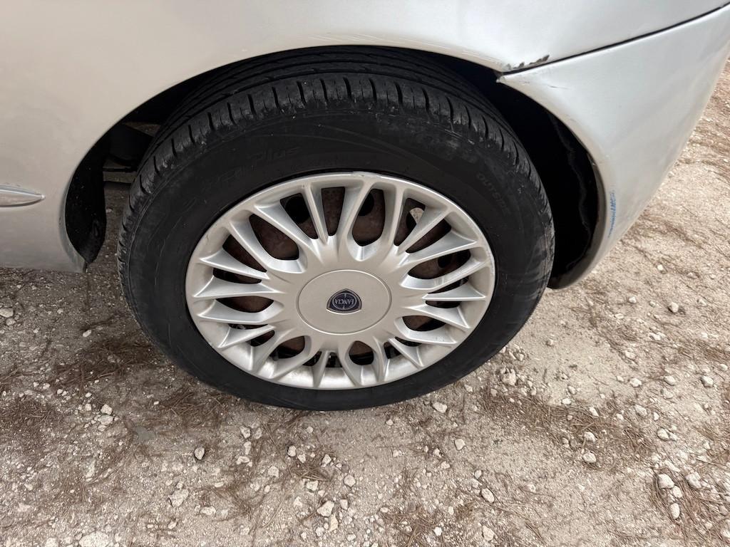 Lancia Ypsilon 1.2 Argento