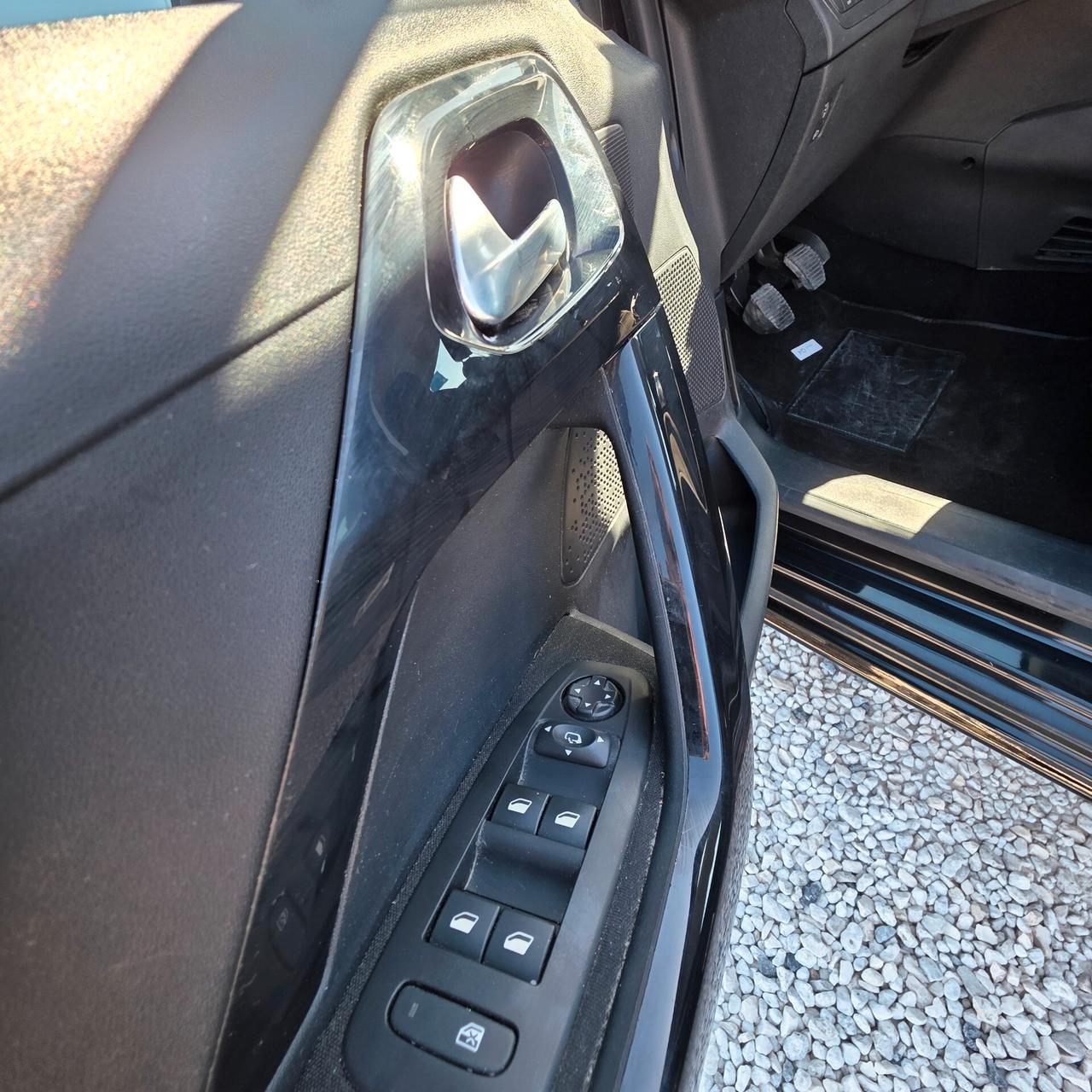 Peugeot 208 1.2 TURBO 110CV ALLURE