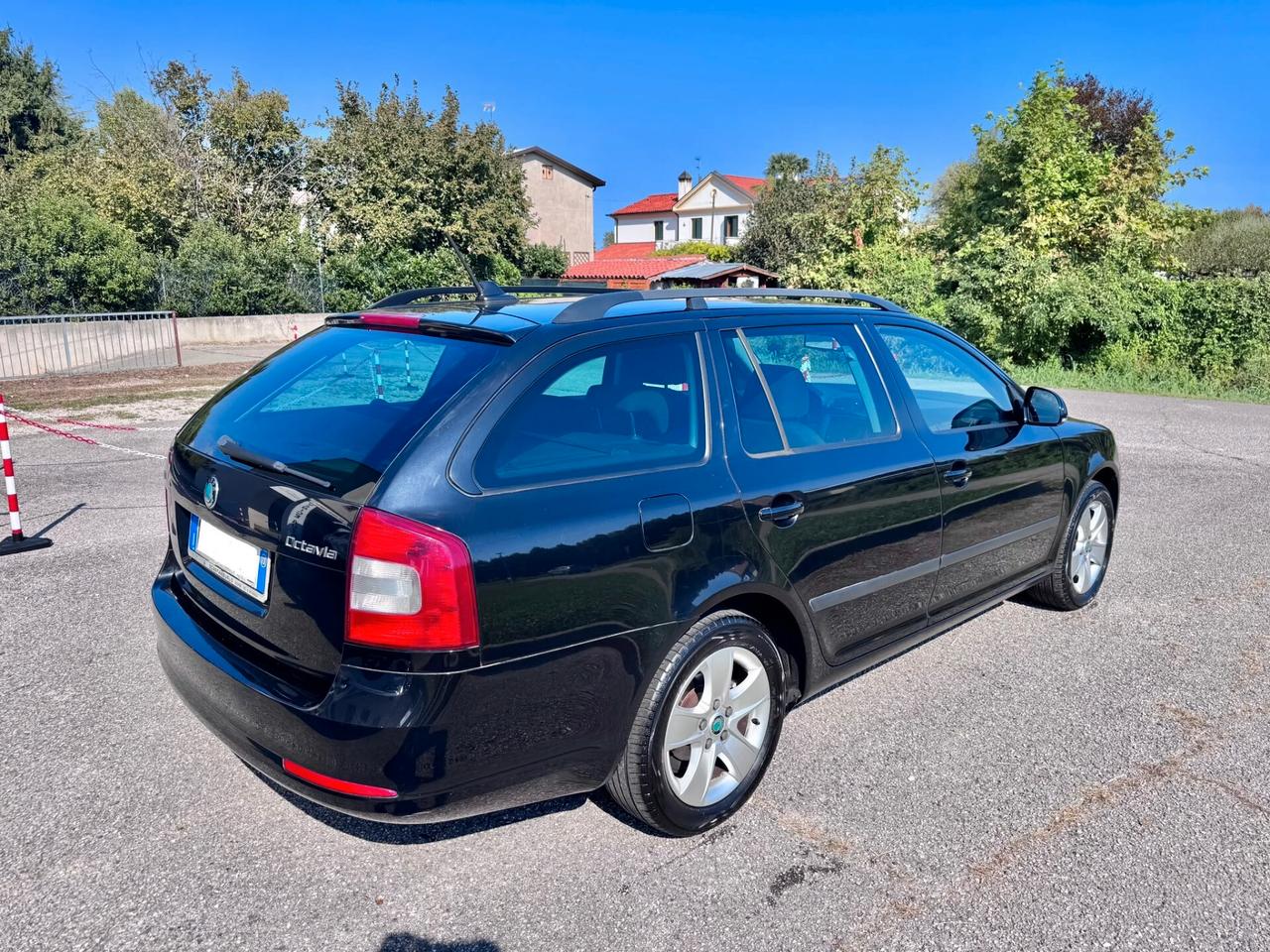 Skoda Octavia 1.6 TDI CR F.AP. DSG Wagon Elegance