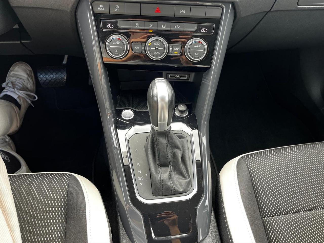 Volkswagen T-Roc 1.5 tsi advanced dsg