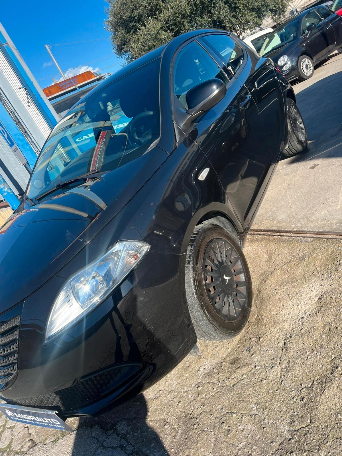 Lancia Ypsilon 1.2 69 CV 5 porte GPL Ecochic Gold