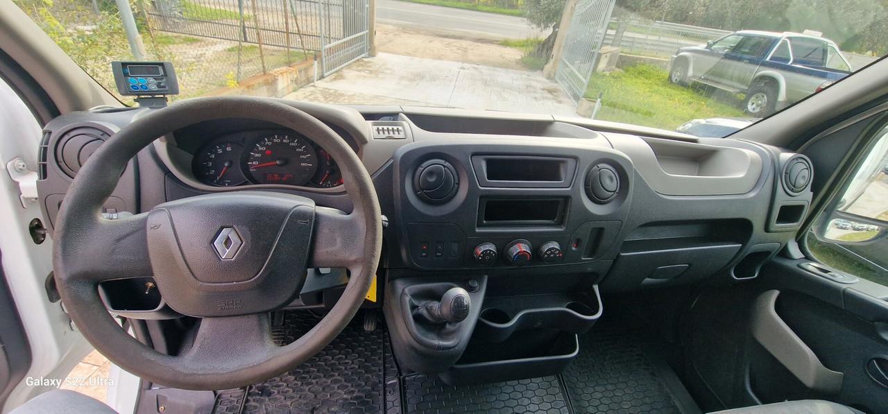 Renault Master T35 2.3 dCi/130 ISOTERMICO