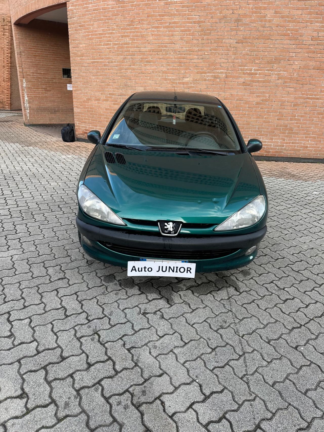 Peugeot 206 1.1 3p. XR