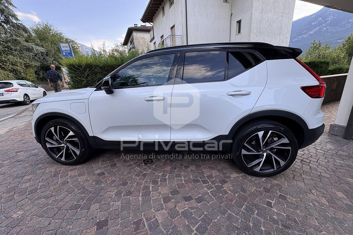 VOLVO XC40 T5 Recharge Plug-in Hybrid R-design