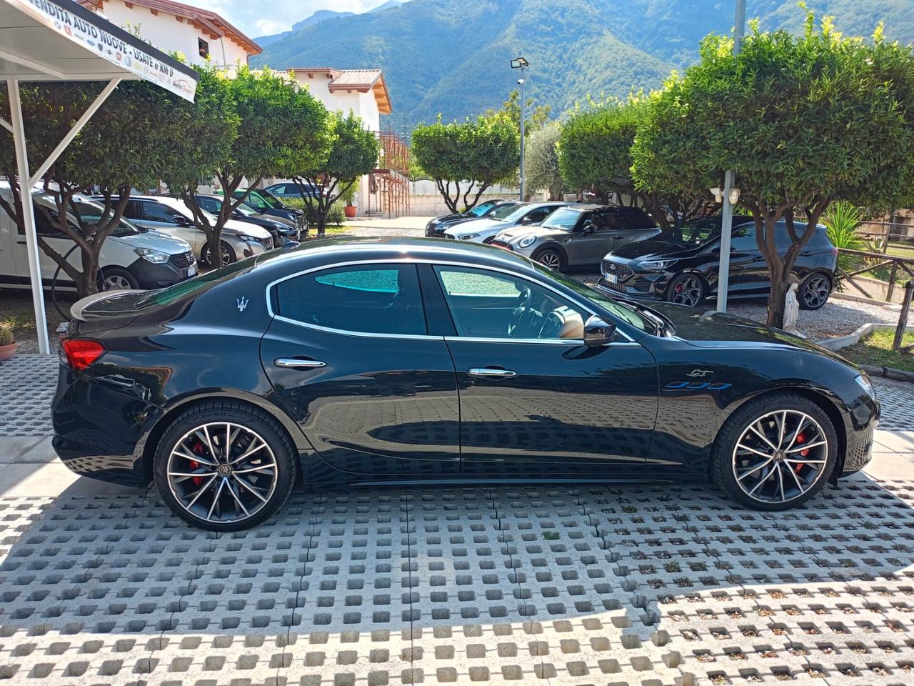 Maserati Ghibli 330 CV MHEV GT